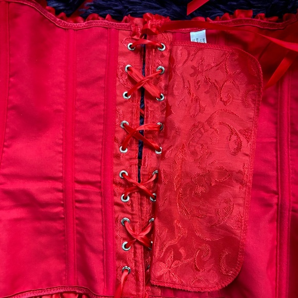 RED CORSET SIZE M - Picture 2 of 4